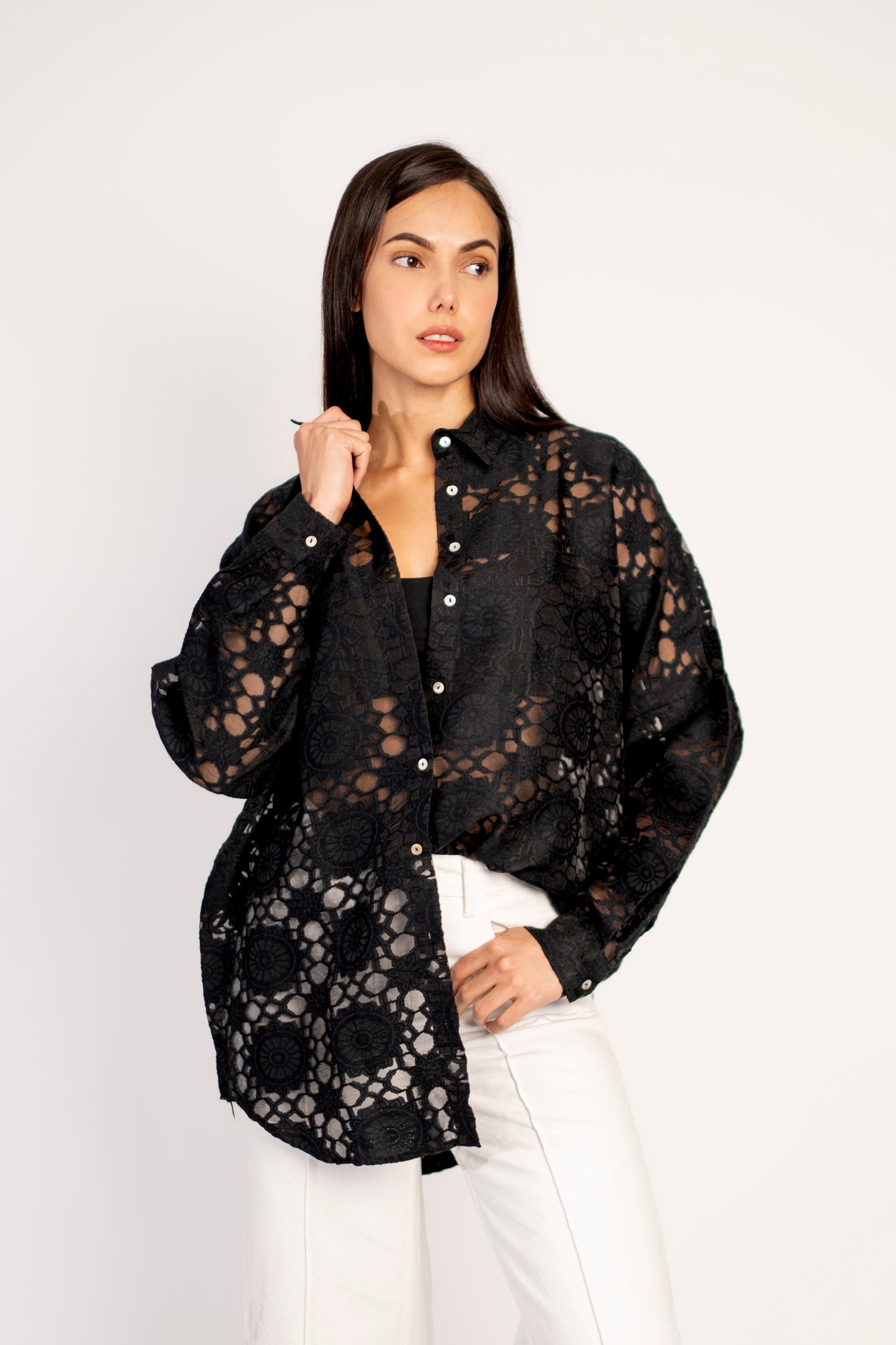 Camisa Negra Con Transparencias